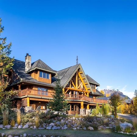 Vagabond Lodge At Kicking Horse Golden Exterior foto