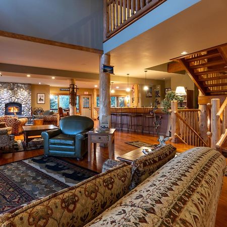 Vagabond Lodge At Kicking Horse Golden Exterior foto