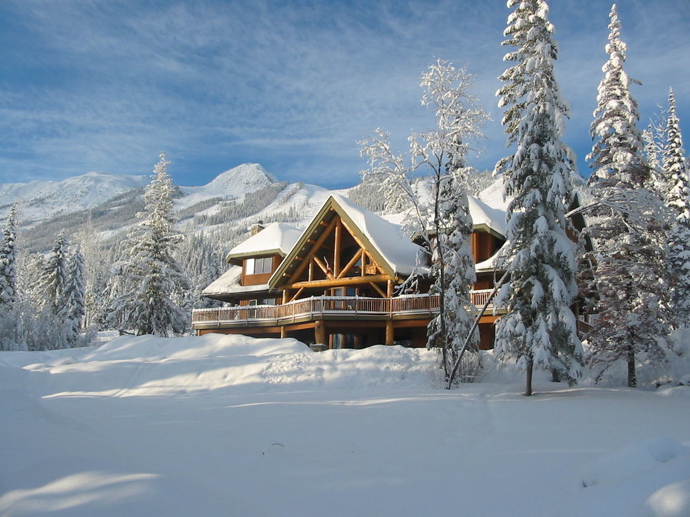 Vagabond Lodge At Kicking Horse Golden Exterior foto